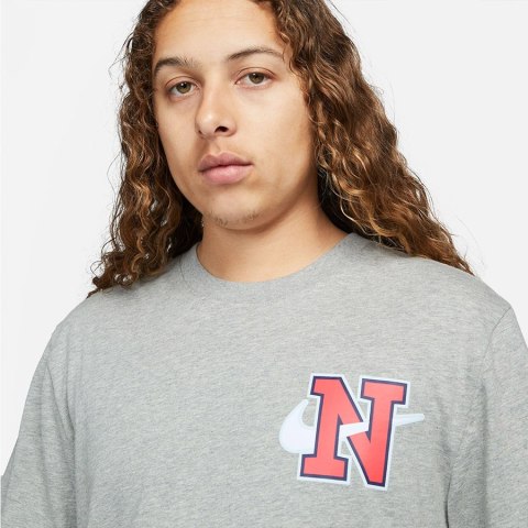 T-Shirt Nike Sportswear FD1320-063 szary L Nike