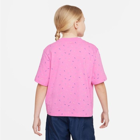 T-Shirt Nike Sportswear girls FD5366-620 różowy XL (158-170cm) Nike T-Shirt Nike Sportswear girls FD5366-620 różowy XL (158-170cm) Nike