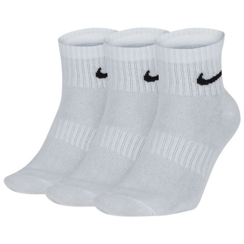 Skarpety Nike Everyday Lightweight Ankle SX7677 100 biały 46-50 Nike Skarpety Nike Everyday Lightweight Ankle SX7677 100 biały 46-50 Nike