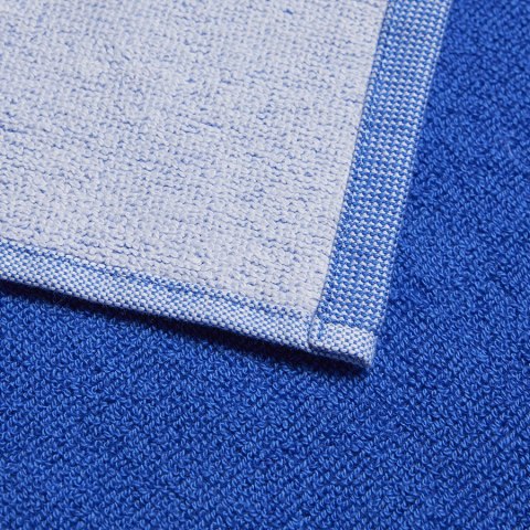 Ręcznik adidas 3 Bar Towel IR6241 niebieski 70cm x 140cm Adidas Ręcznik adidas 3 Bar Towel IR6241 niebieski 70cm x 140cm Adidas