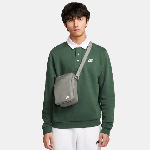 Saszetka Nike Heritage Crossbody Bag DB0456-320 zielony one size Nike Saszetka Nike Heritage Crossbody Bag DB0456-320 zielony one size Nike