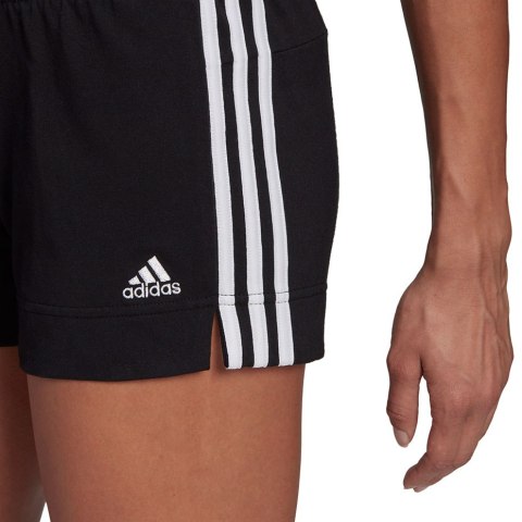 Spodenki damskie adidas Essentials Slim Shorts czarno-białe GM5523 Adidas Spodenki damskie adidas Essentials Slim Shorts czarno-białe GM5523 Adidas