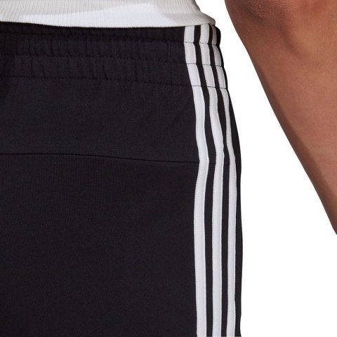 Spodenki damskie adidas Essentials Slim Shorts czarno-białe GM5523 Adidas Spodenki damskie adidas Essentials Slim Shorts czarno-białe GM5523 Adidas