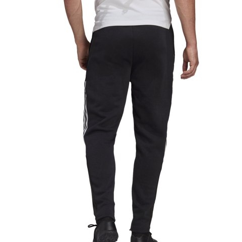 Spodnie męskie adidas Tiro 21 Sweat Pants czarne GM7336 Adidas teamwear Spodnie męskie adidas Tiro 21 Sweat Pants czarne GM7336 Adidas teamwear