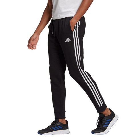 Spodnie męskie adidas Essentials Fleece czarne GK8821 Adidas Spodnie męskie adidas Essentials Fleece czarne GK8821 Adidas
