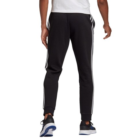 Spodnie męskie adidas Essentials Fleece czarne GK8821 Adidas Spodnie męskie adidas Essentials Fleece czarne GK8821 Adidas