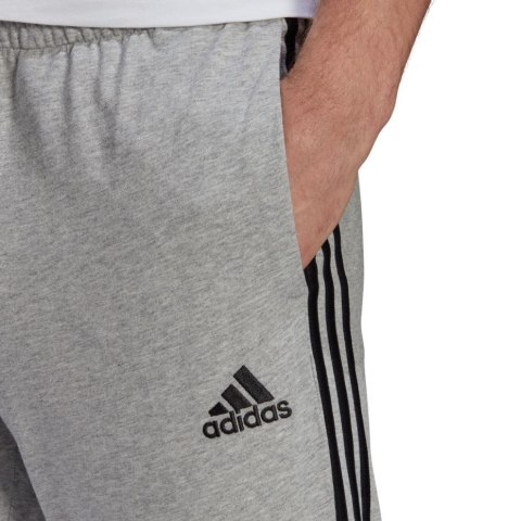 Spodnie męskie adidas Essentials Single szare GK8998 Adidas Spodnie męskie adidas Essentials Single szare GK8998 Adidas