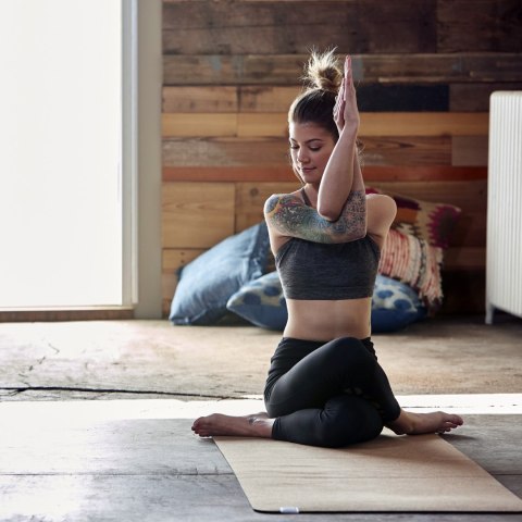 GAIAM MATA DO JOGI Z KORKA 5 MM 62904 Gaiam