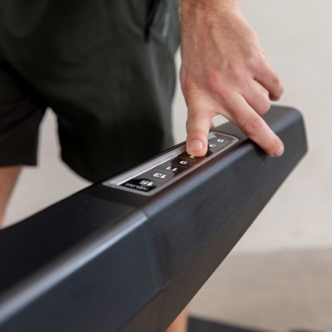 FLOW FITNESS BIEŻNIA ELEKTRYCZNA RUNNER DTM2500