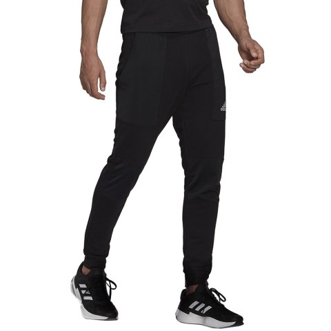 Spodnie męskie adidas Essentials BrandLove French Terry czarne HK0384 Adidas Spodnie męskie adidas Essentials BrandLove French Terry czarne HK0384 Adidas