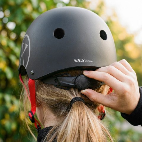 MTW001-2 KASK CZARNY S(52-56CM) NILS EXTREME NILS EXTREME
