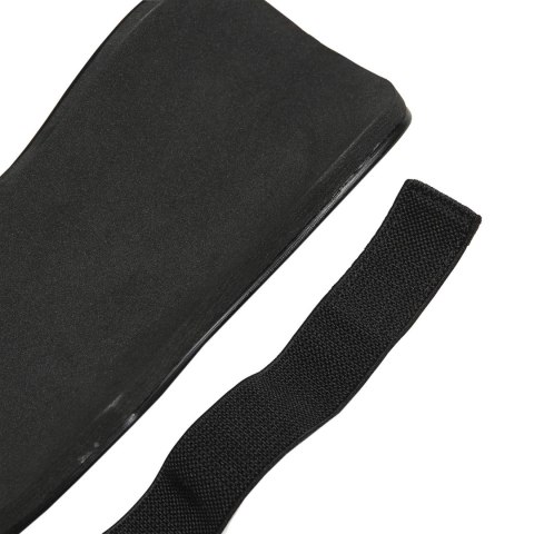 Ochraniacze piłkarskie adidas Tiro Club Shin Guards czarno-białe HN5601 Adidas teamwear