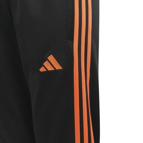Spodnie dla dzieci adidas Tiro 23 Club Training czarno-pomarańczowe HZ0185 Adidas Spodnie dla dzieci adidas Tiro 23 Club Training czarno-pomarańczowe HZ0185 Adidas