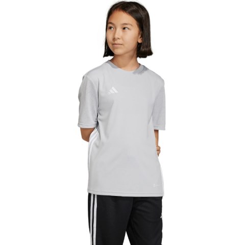 Koszulka dla dzieci adidas Tabela 23 Jersey szara IA9153 Adidas teamwear Koszulka dla dzieci adidas Tabela 23 Jersey szara IA9153 Adidas teamwear