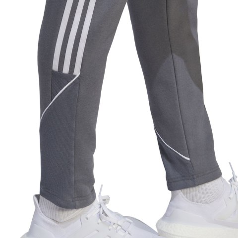 Spodnie męskie adidas Tiro 23 League Sweat Tracksuit Bottoms szare HZ3019 Adidas teamwear Spodnie męskie adidas Tiro 23 League Sweat Tracksuit Bottoms szare HZ3019 Adidas teamwear