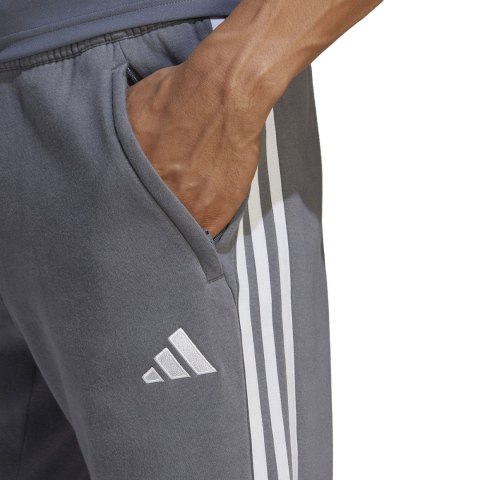 Spodnie męskie adidas Tiro 23 League Sweat Tracksuit Bottoms szare HZ3019 Adidas teamwear Spodnie męskie adidas Tiro 23 League Sweat Tracksuit Bottoms szare HZ3019 Adidas teamwear