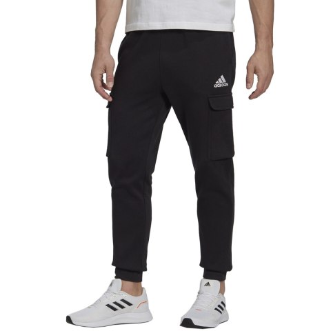 Spodnie męskie adidas Essentials Fleece Regular Tapered Cargo czarne HL2226 Adidas Spodnie męskie adidas Essentials Fleece Regular Tapered Cargo czarne HL2226 Adidas