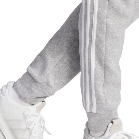 Spodnie męskie adidas Essentials Fleece 3-Stripes Tapered Cuff szare IJ6494 Adidas Spodnie męskie adidas Essentials Fleece 3-Stripes Tapered Cuff szare IJ6494 Adidas