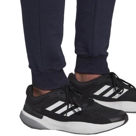 Spodnie męskie adidas Essentials Fleece Regular Tapered Cargo granatowe HL2232 Adidas Spodnie męskie adidas Essentials Fleece Regular Tapered Cargo granatowe HL2232 Adidas