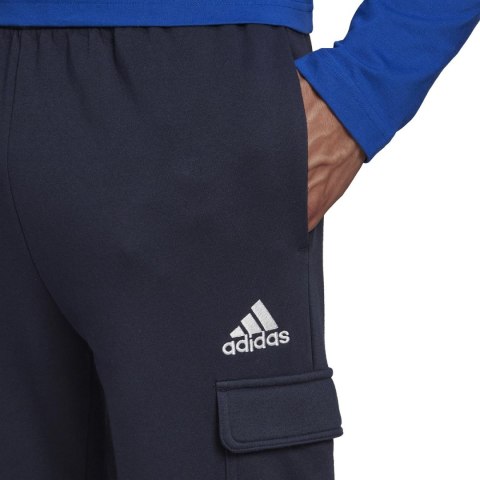 Spodnie męskie adidas Essentials Fleece Regular Tapered Cargo granatowe HL2232 Adidas Spodnie męskie adidas Essentials Fleece Regular Tapered Cargo granatowe HL2232 Adidas