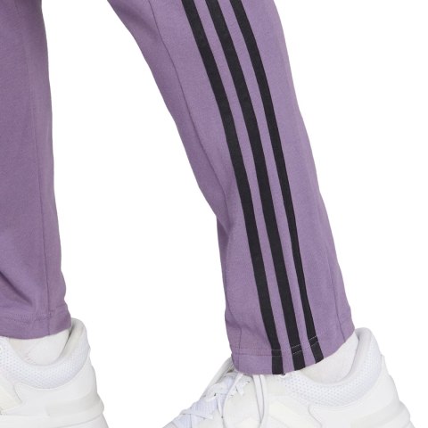 Spodnie męskie adidas Essentials Single Jersey Tapered Open Hem 3-Stripes fioletowe IJ8699 S Adidas