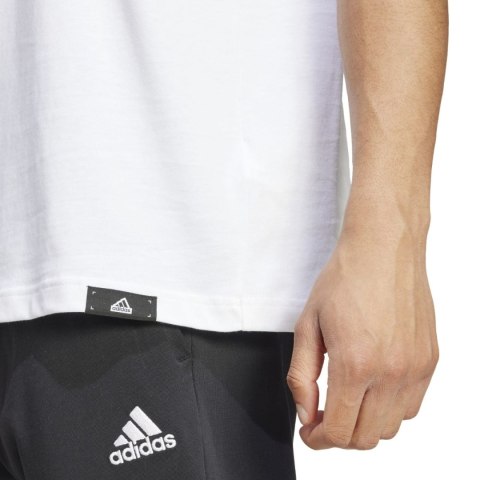 Koszulka męska adidas Tech Linear Graphic biała IW2690 L Adidas