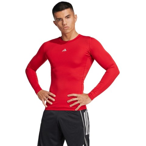 Koszulka męska adidas Techfit Long Sleeve Tee czerwona JP2926 L Adidas teamwear