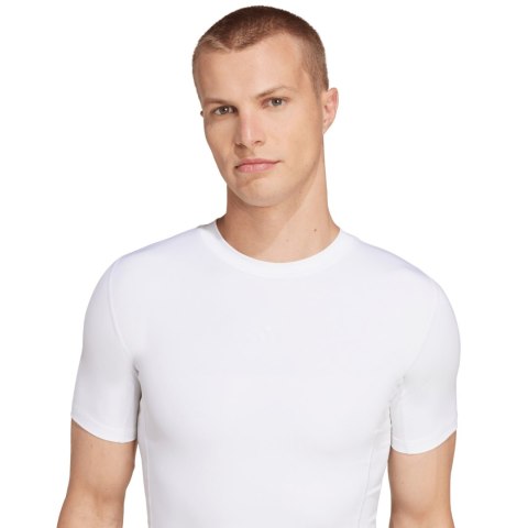 Koszulka męska adidas Techfit Short Sleeve Tee biała JP4675 L Adidas teamwear