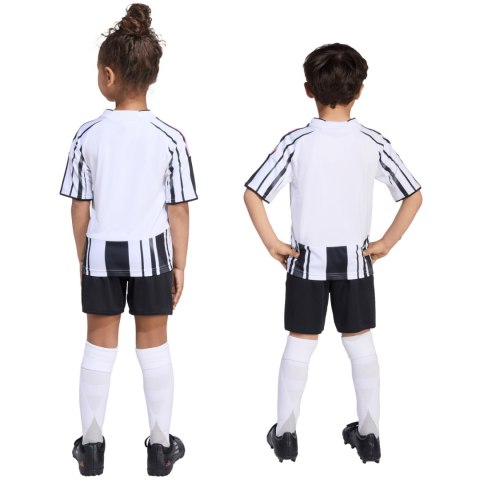 Komplet dla dzieci adidas Juventus 25/26 Home biało-czarny JN5220 110cm Adidas