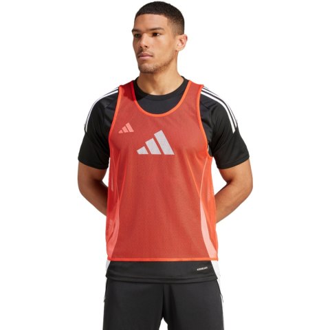 Znacznik adidas Training 24 BIB koralowy JF3245 Adidas teamwear