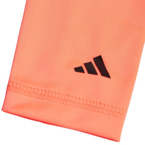 Ochraniacze piłkarskie adidas Tiro League szaro-pomarańczowe IW3788 Adidas teamwear Ochraniacze piłkarskie adidas Tiro League szaro-pomarańczowe IW3788 Adidas teamwear