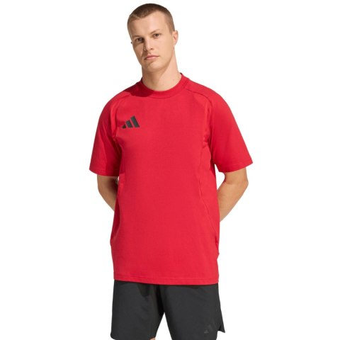 Koszulka męska adidas Tiro 26 Travel Tee czerwona KD1121 2XL Adidas teamwear