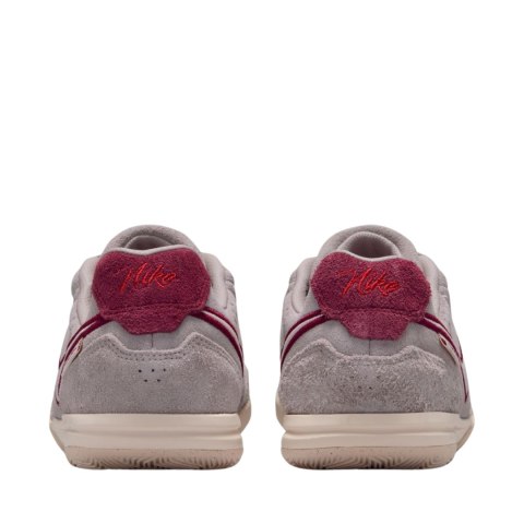 Buty piłkarskie dla dzieci Nike Tiempo Streetgato beżowe IO9608 216 38,5 Nike