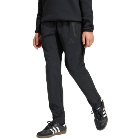 Spodnie dla dzieci adidas Tiro 26 Travel Woven czarne JM5556 152cm Adidas teamwear