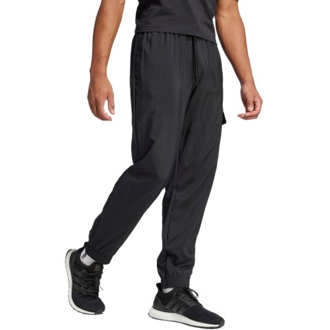 Spodnie męskie adidas Essentials Small Logo Cargo czarne JF3538 Adidas Spodnie męskie adidas Essentials Small Logo Cargo czarne JF3538 Adidas