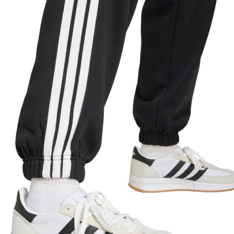 Spodnie damskie adidas Essentials 3-Stripes Fleece Loose-Fit czarne JE1276 Adidas Spodnie damskie adidas Essentials 3-Stripes Fleece Loose-Fit czarne JE1276 Adidas