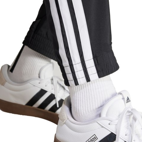 Spodnie męskie adidas Essentials 3-Stripes Woven czarne IM7841 Adidas Spodnie męskie adidas Essentials 3-Stripes Woven czarne IM7841 Adidas