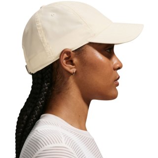 Czapka z daszkiem Nike Dri-FIT Club kremowa FB5372 115 M/L Nike