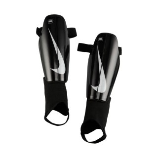 Ochraniacze piłkarskie Nike Charge czarne DX4608 010 M Nike Team