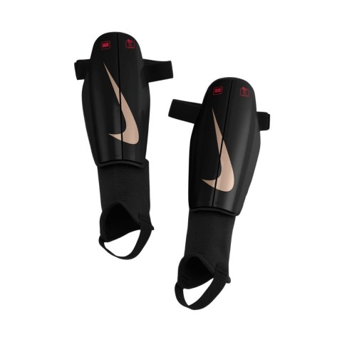 Ochraniacze piłkarskie Nike Charge czarne DX4608 011 M Nike Team