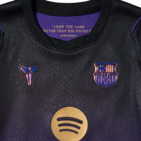 Komplet piłkarski dla dzieci Nike FC Barcelona Stadium Away 2026/27 fioletowo-czarny II1649 505 L Nike