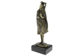 Statuetka Absolwentka Tryumf brązowy Tryumf