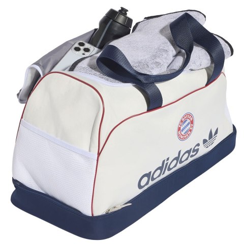 Torba adidas Oryginals FC Bayern KT3411 biały Adidas Originals