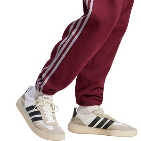 Spodnie męskie adidas Essentials 3-Stripes Fleece Tapered Cuffed bordowe KY4134 L Adidas